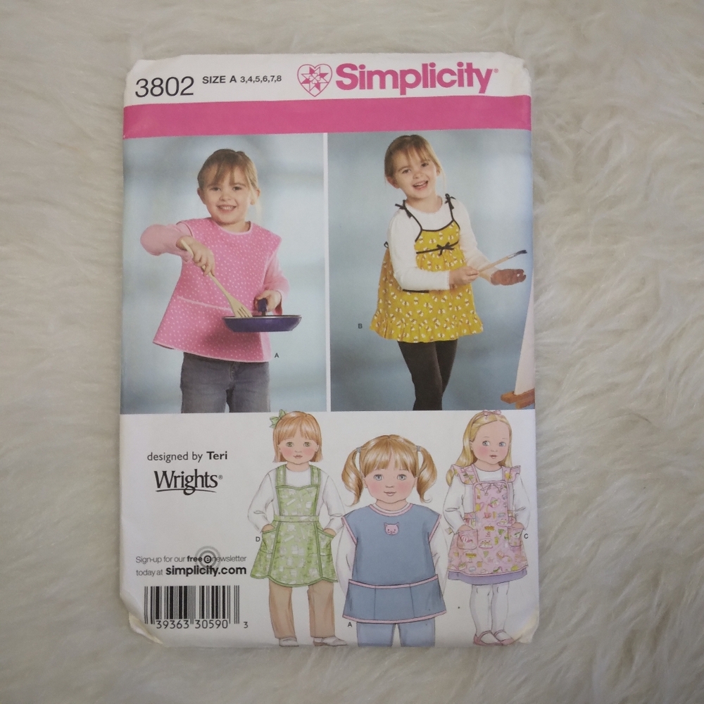 Simplicity 3802 Child's Aprons in 4 styles Size 3-4-5-6-7-8